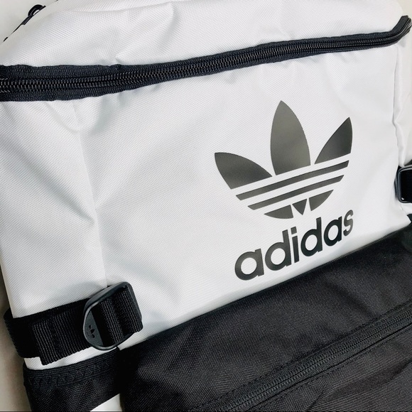 Adidas Originals Trefoil Classic Zip Top Backpack - Picture 4 of 14